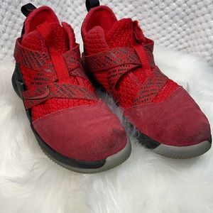 Boy Nike Sneakers 2.5Y Red
